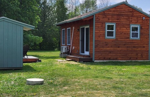 Alburg Cottage | Lake Champlain Tiny House Paradise Private & Beautiful!