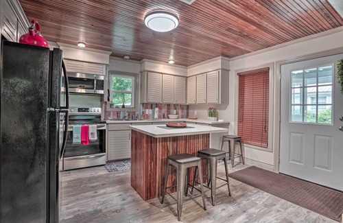 Prien Cottage | Lake Charles Home: 1 Mi to Public Boat Launch