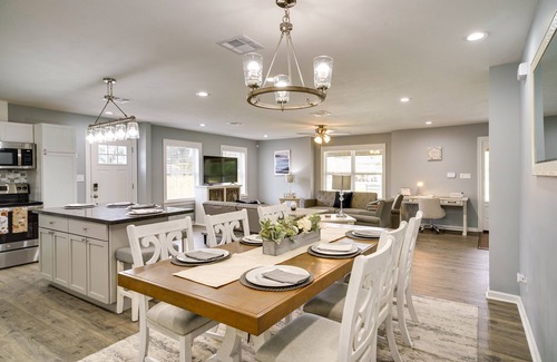 Lake Charles House | Lake Charles Home w/Gas Grill & Fenced-In Yard!