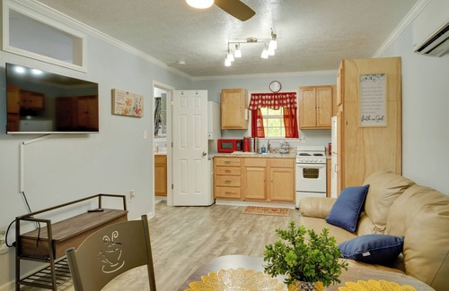 Lake Charles Cottage | Lake Charles Vacation Rental ~ 3 Mi to Downtown