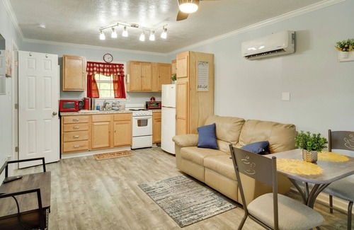 Lake Charles Cottage | Lake Charles Vacation Rental ~ 3 Mi to Downtown