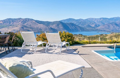 Chelan House | Lake Chelan Vacation Rental with private pool and hot tub, sleeps up to 6 adults