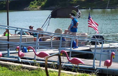 Lake Village Cabin | Lake Chicot Sunrise: Your Front Yard View!