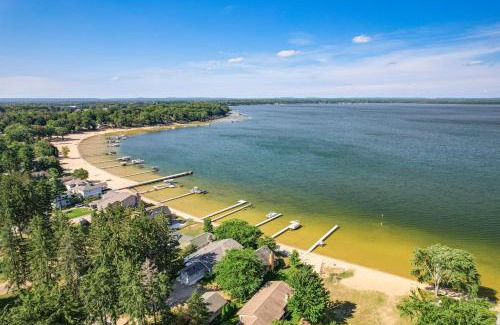 Lake City Apartment | Lake City Studio Walk to Engelwood Beach and Town