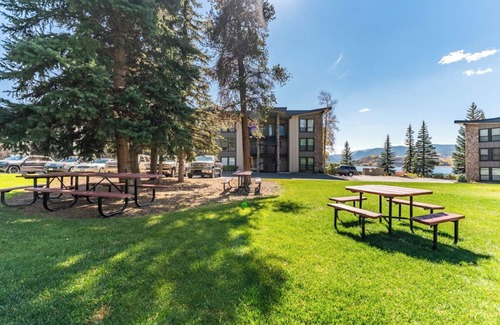 Dillon Apartment | Lake Cliffe #303, Building E By Summit County Mountain Retreats