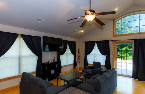 Gravois Mills House | Lake Comfort Cottage