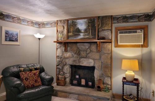 Melrose House | Lake Congamond Suffield House