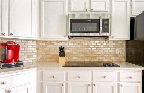 Willis House | Lake Conroe - Kayak, Paddle Boards, Fishing, Pool Table, Pet Friendly!