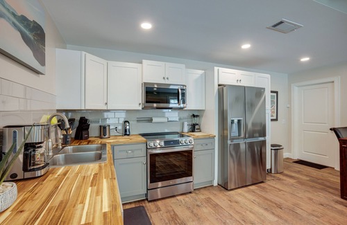 Willis House | Lake Conroe Vacation Rental 1/2 Mi to Boat Launch!