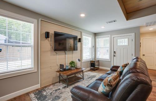 Willis House | Lake Conroe Vacation Rental half Mi to Boat Launch!