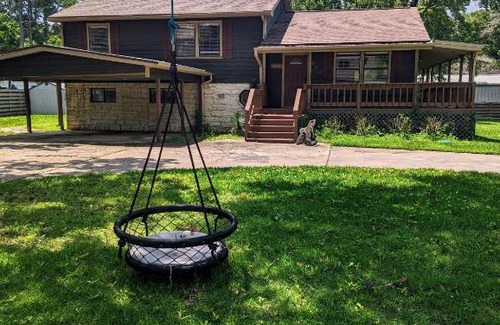 Montgomery House | Lake ConRoy Estates - Unit B with Pool Access