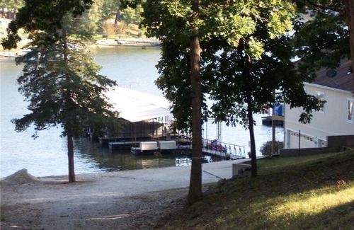 Sunrise Beach House | Lake Cottage, Dock/Ramp/fire pit, water toys.