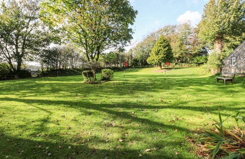 Llys Y Fran Cottage | Lake Cottage