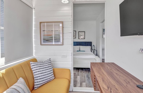 Portland Cottage | Lake Cottage Getaway
