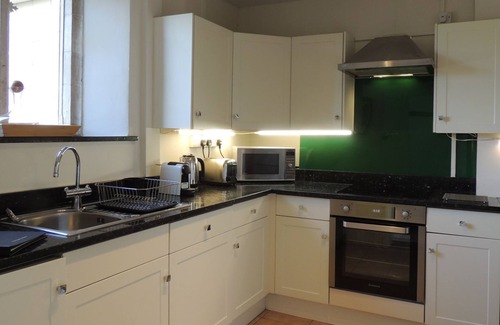 Stroud Cottage | Lake Cottage - Lake view near Nailsworth