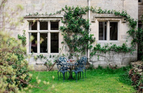 Stroud Cottage | Lake Cottage - Lake view near Nailsworth