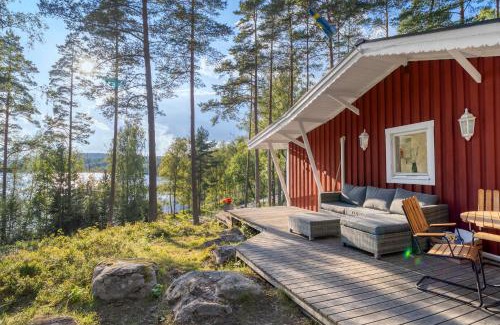 Asenhoga Cabin | Lake cottage near Isaberg