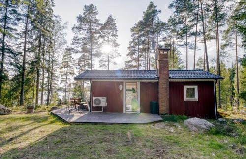 Asenhoga Cabin | Lake cottage near Isaberg
