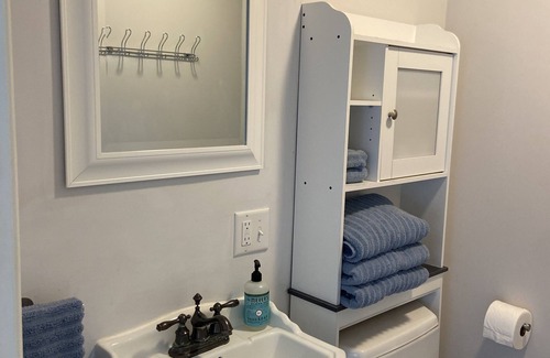 Lake Dalecarlia House | Lake Cottage Retreat