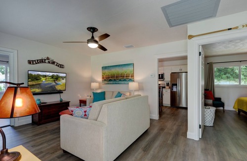 Mount Dora House | Lake Cottage with screen patio, fire pit and dock, close to downtown Mt Dora