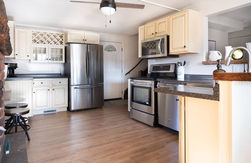 Hillsville House | Lake Cottage Year Round Swim Spa Serene Escape Between Pittsburgh and Cleveland
