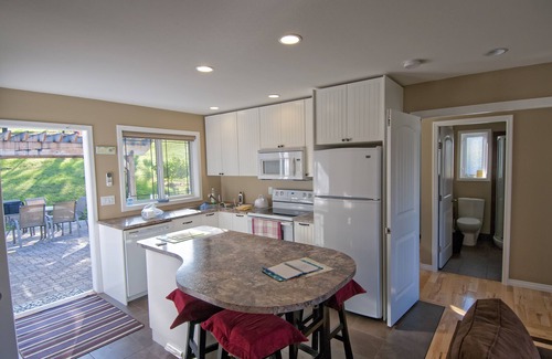 Central Okanagan House | Lake Country, Vineyard and Walnut grove setting, Wood Lake view