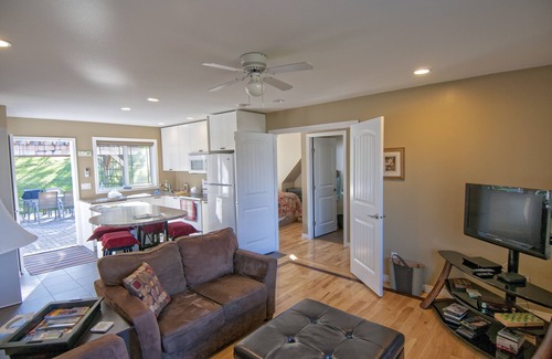 Central Okanagan House | Lake Country, Vineyard and Walnut grove setting, Wood Lake view
