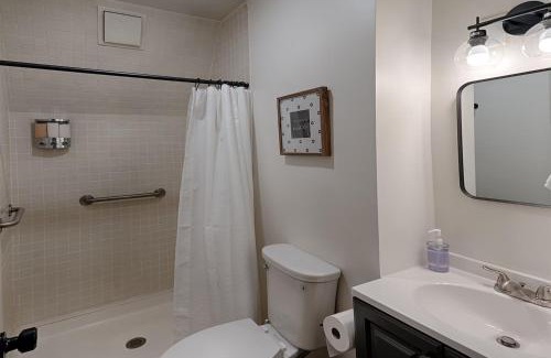 Jamestown House | Lake Cumberland Cabin - Spa, Firepit, Scenic Views