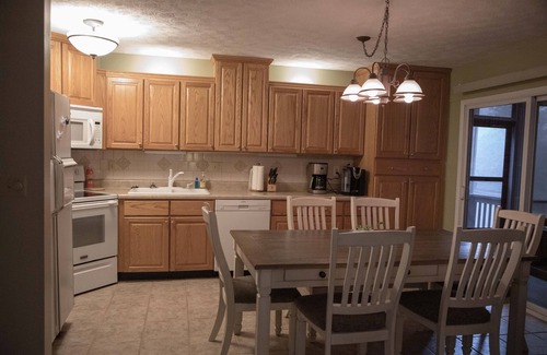 Bronston Condo | Lake Cumberland getaway at beautiful Woodson Bend Resort near Somerset, Kentucky