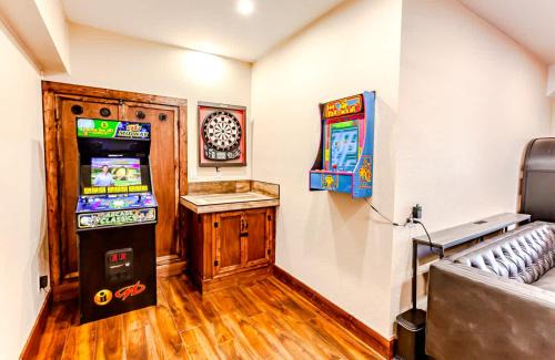 Upper Lake House | Lake Days & Game Nights 5BR Upper Lake