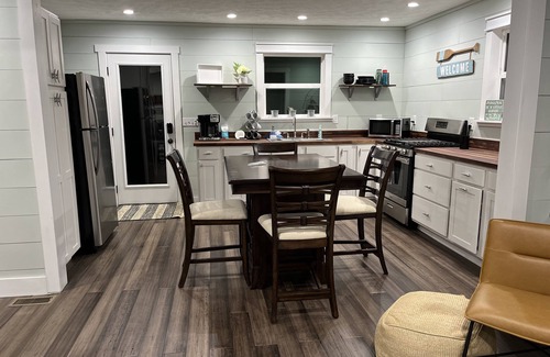 Jamestown Cottage | Lake Daze, Blue Cottage <1mile to Jamestown Marina with space to trailer boat.