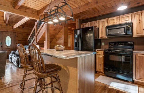 Etoile Cabin | Lake Daze Escape- Entire Cabin on Barren River Lake!