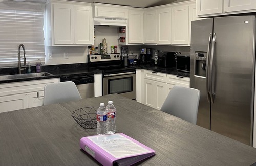 Texanna House | Lake Daze Lakefront Retreat- Sleeps 8 or more