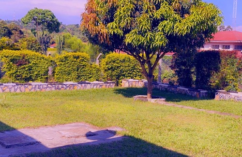 Rubirizi House | Lake District Homestay in the Nature’s paradise of western Uganda.