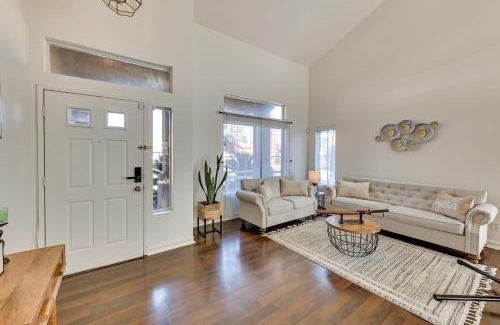 Lake Elsinore House | Lake Elsinore Home with Pool - 44 Mi to Disneyland!