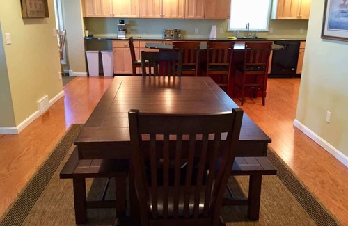 Madison-on-the-Lake House | Lake Erie Beachfront Retreat - 8 Bedrooms + Private Beach!