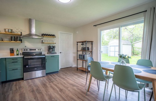 Vermilion House | Lake Erie Breeze:Your Restful Vermilion 3BR Vacation Home close to Cedar Point