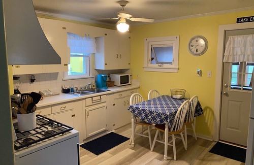 Conneaut Cottage | Lake Erie Cottage With Private Beach Accessn22% Discount offered for 2+ nights