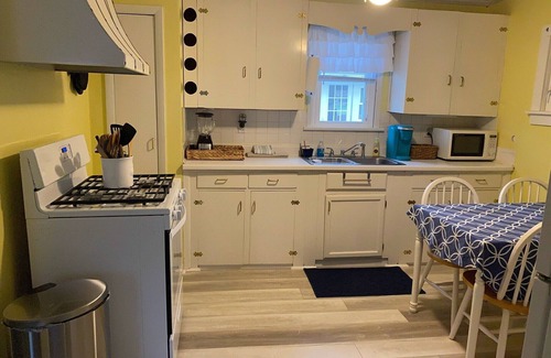 Conneaut Cottage | Lake Erie Cottage With Private Beach Accessn22% Discount offered for 2+ nights