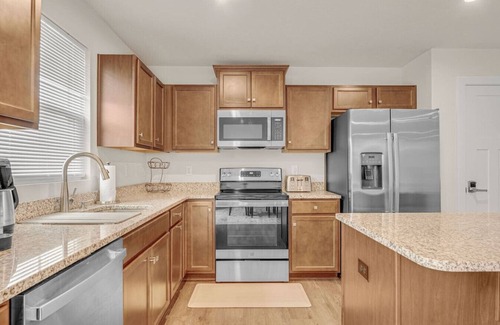 Perry Apartment | Lake Erie Retreat – Hidden Village Escape