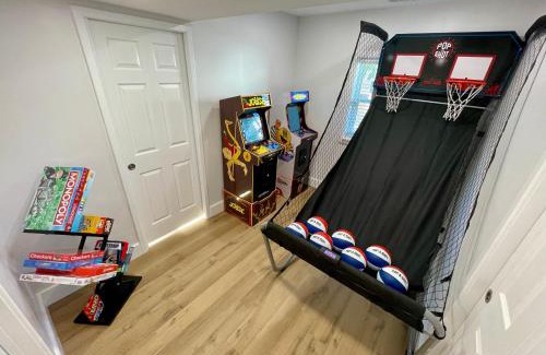 North East House | Lake Erie waterfront home with classic game arcade