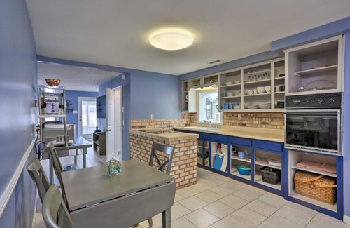 Shoreland House | Lake Erie Waterfront Home with Sunroom and Yard!