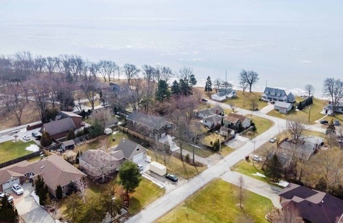 Town of Essex Apartment | Lake Erie Wine Route Studio: Hot Tub Getaway