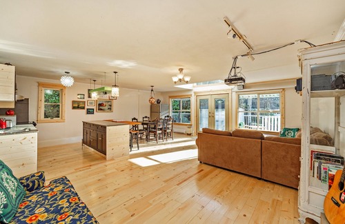 Lake Errock House | Lake Errock 3 Bd House in Country Paradise 1.5 hours from Vancouver city.