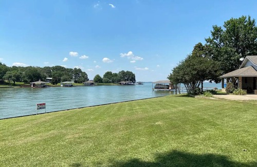 Cayuga House | Lake escape - 4 Bedroom Lake front property