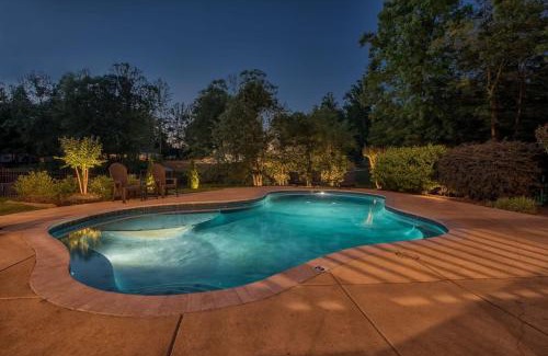 Mooresville House | Lake Escape by AvantStay Lakefront Private Dock