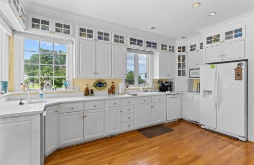 Lake Waccamaw House | Lake Escape - Lake Waccamaw home