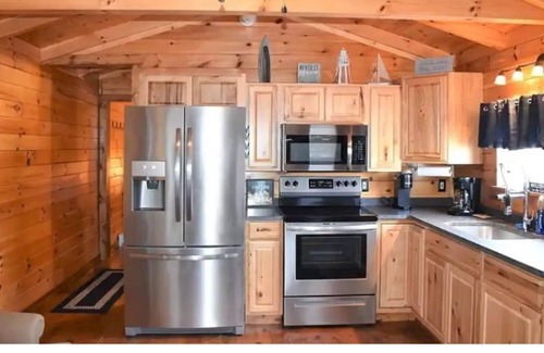 Ashtabula Cabin | Lake Escape - Lovely Little Lakeview Cabin