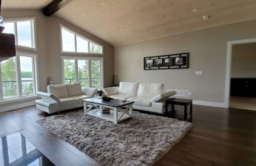 Armour Cottage | Lake Escape - Luxury Cottage With private man-made beach and shallow water entry