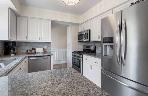 Waterford House | Lake Escape with Wellness Room